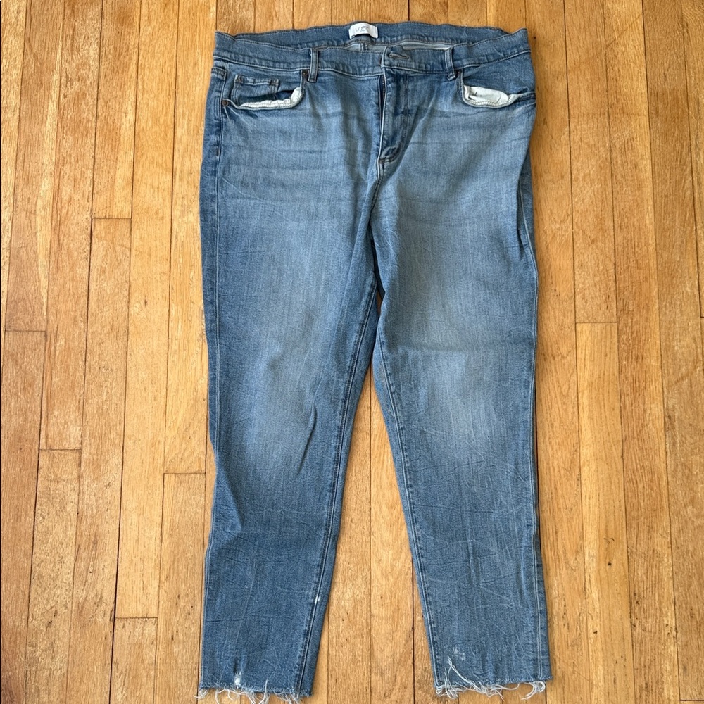 LOFT Blue Distressed skinny Ankle Jeans